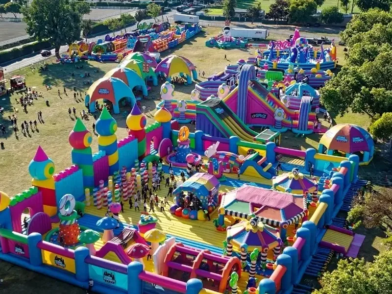 दीर्घकालिक बाहरी उपयोग के लिए कौन सी तिरपाल सामग्री अधिक उपयुक्त है?